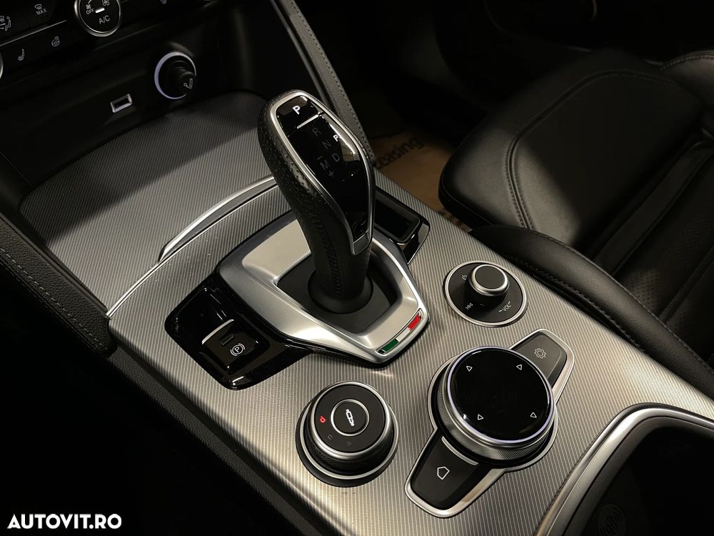 Alfa Romeo Stelvio - 28