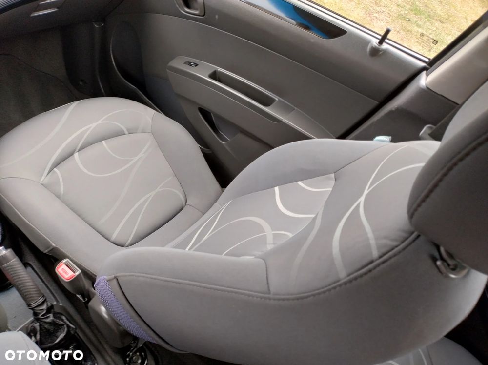 Chevrolet Spark 1.2 LT - 27