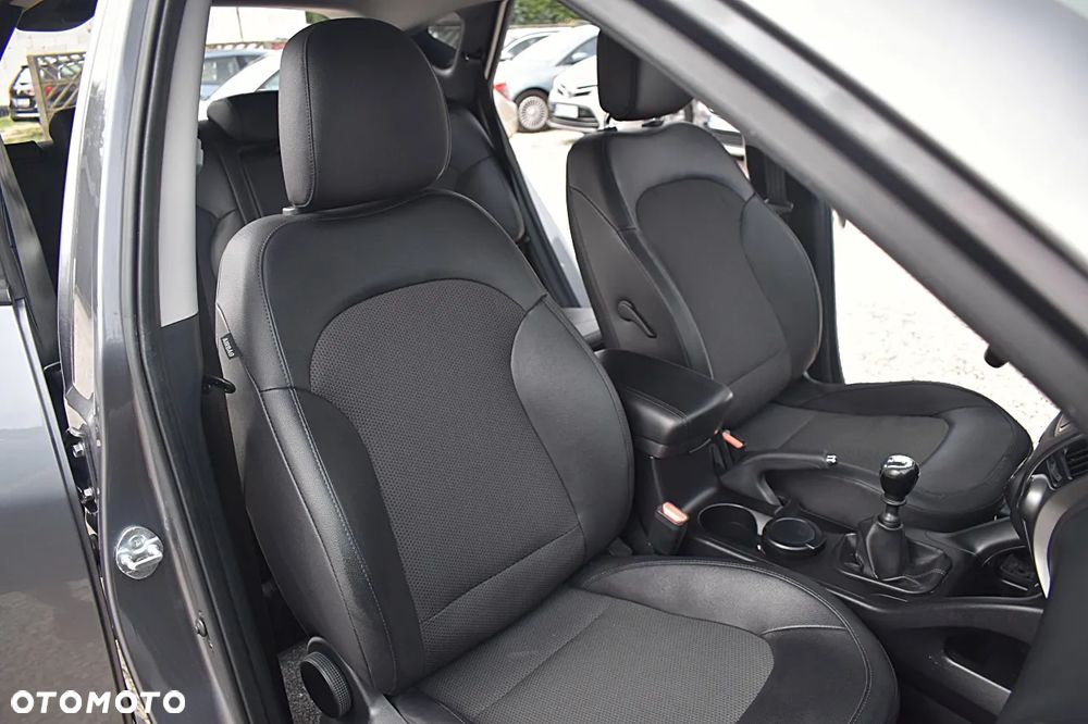 Hyundai ix35 1.6 2WD Fifa World Cup Edition - 22