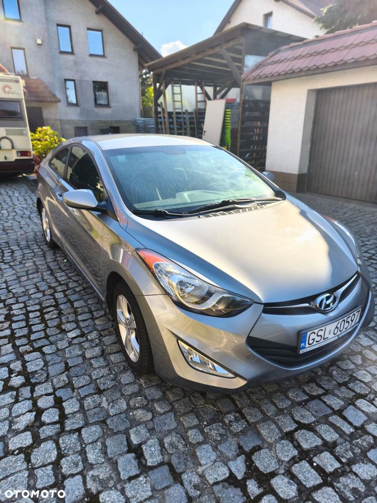 Hyundai Elantra - 5