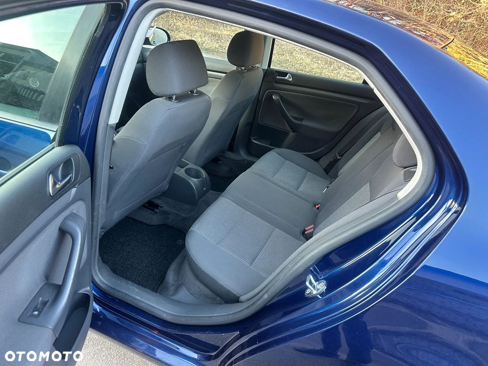 Volkswagen Jetta - 23