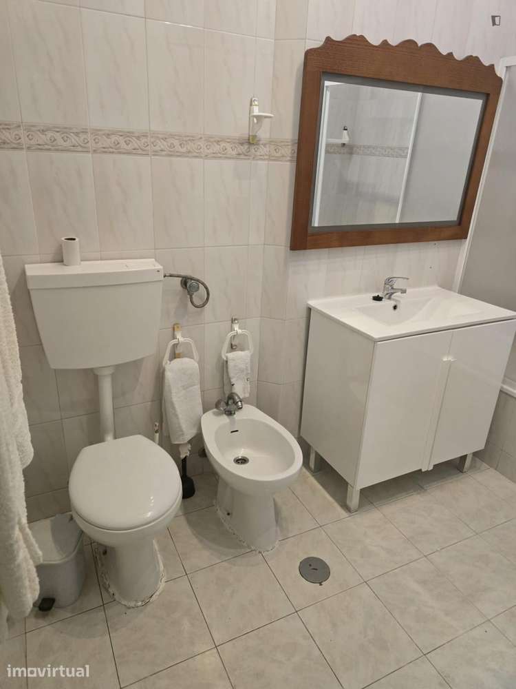 Quarto - localizado em Conchada Coimbra - Grande imagem: 2/10