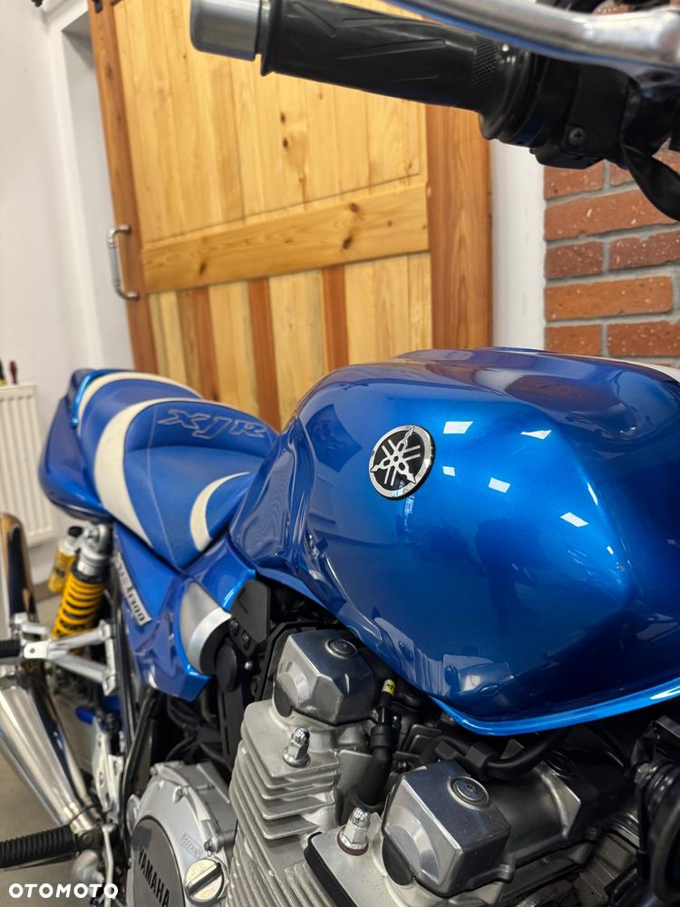 Yamaha XJR - 14
