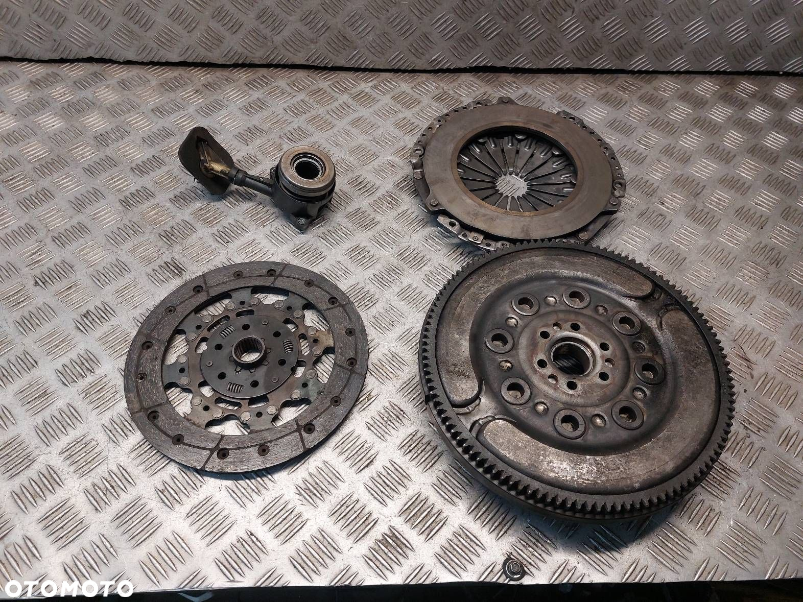 KOŁO DWUMASOWE TARCZA DOCISK ŁOŻYSKO VOLVO S40 II 1.6 D GGV-30000039 - 8