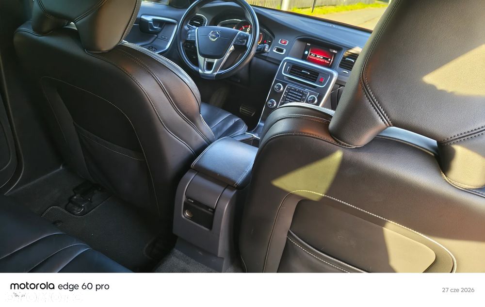 Volvo V60 D4 Geartronic R-Design - 14