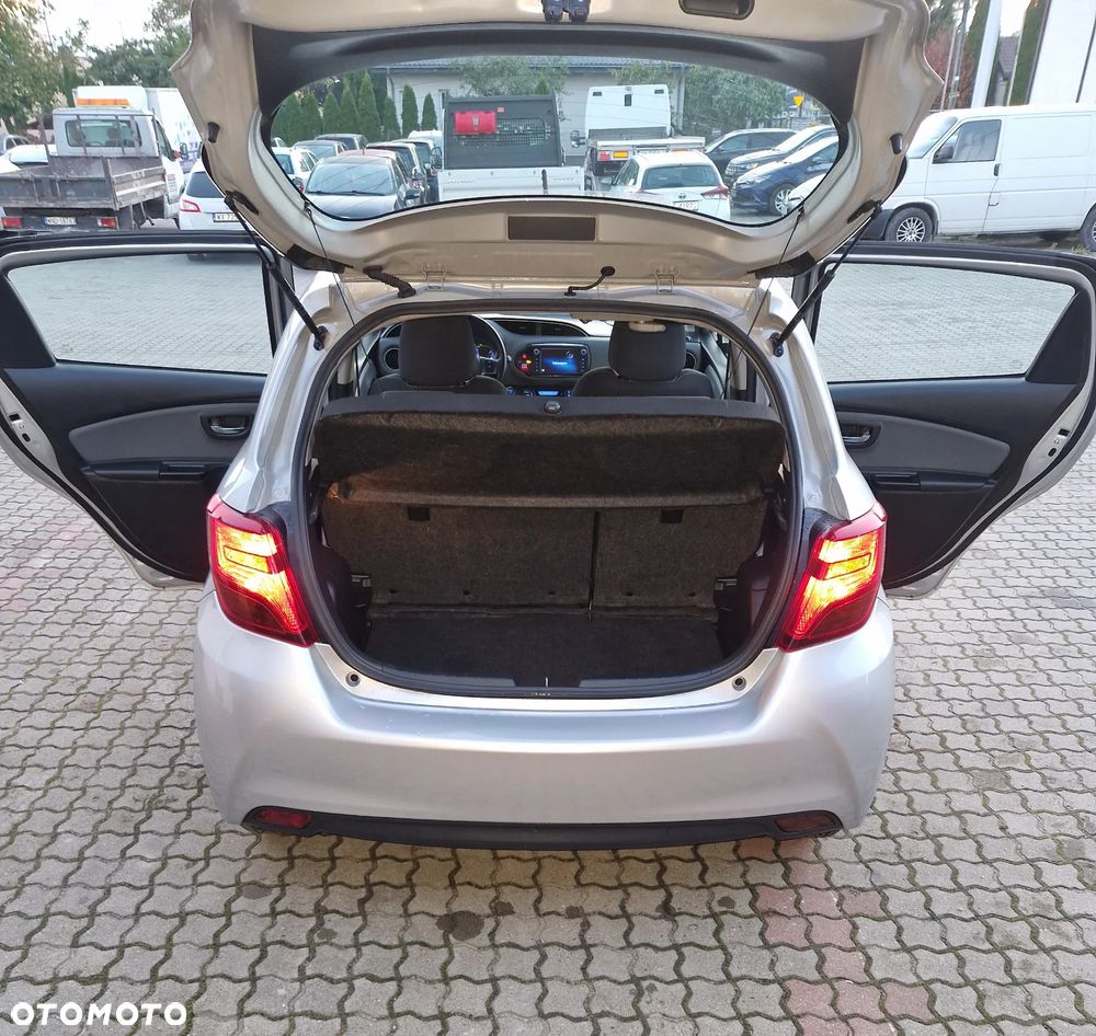 Toyota Yaris Hybrid 100 Active EU6 - 9