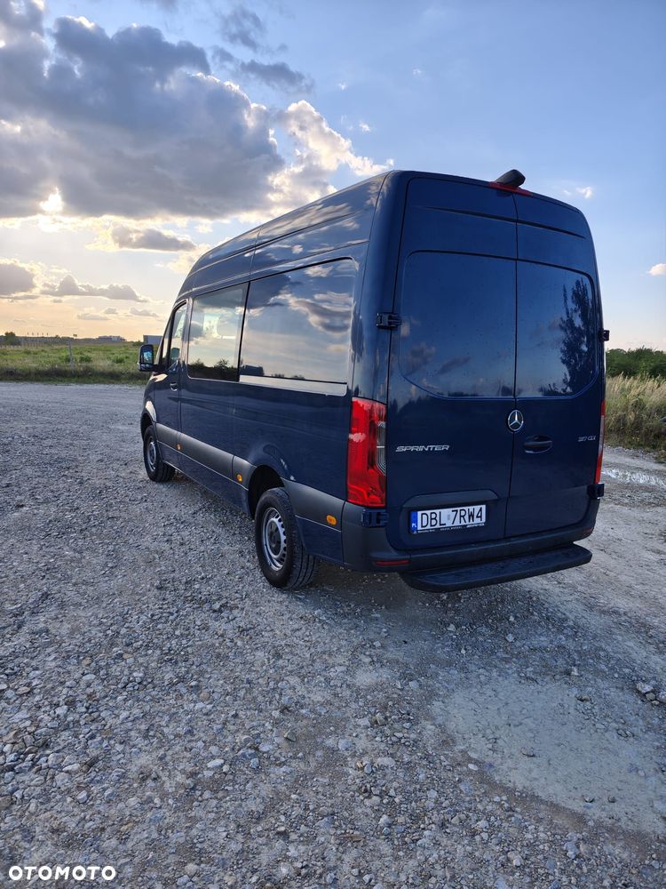 Mercedes-Benz Sprinter - 8