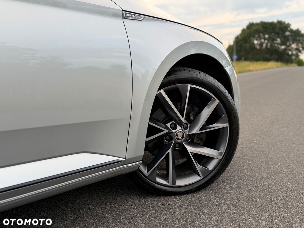 Skoda Superb 2.0 TDI SCR Sportline DSG - 20