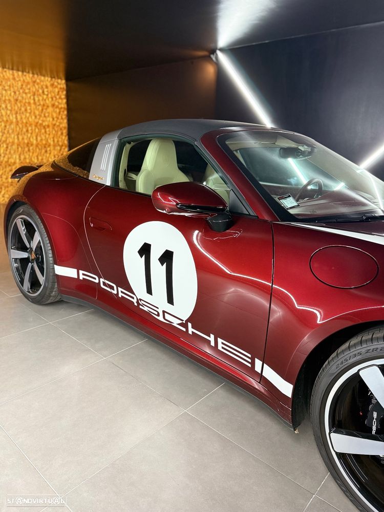 Porsche 911 (992) Targa 4S Heritage Design - 27
