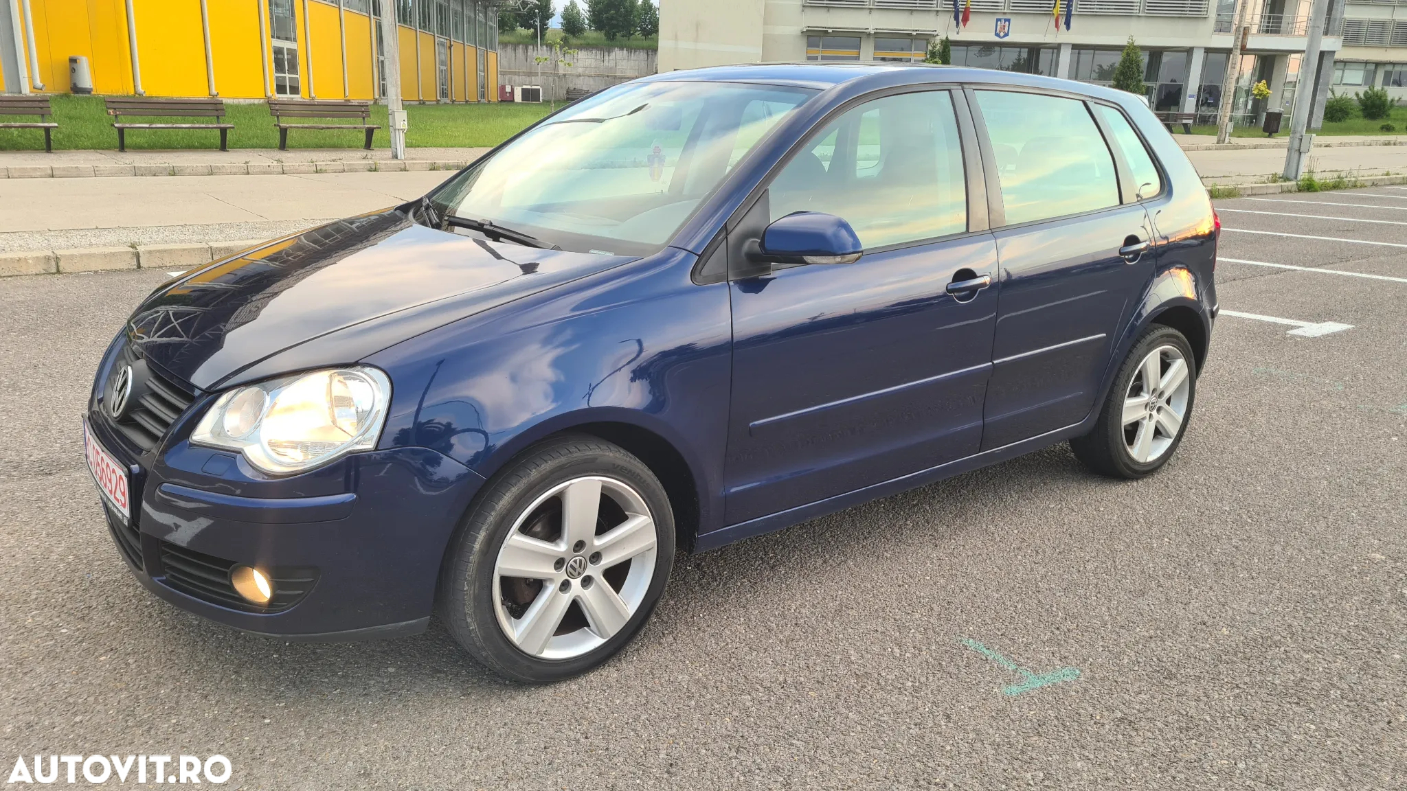 Volkswagen Polo 1.4 Sportline - 2