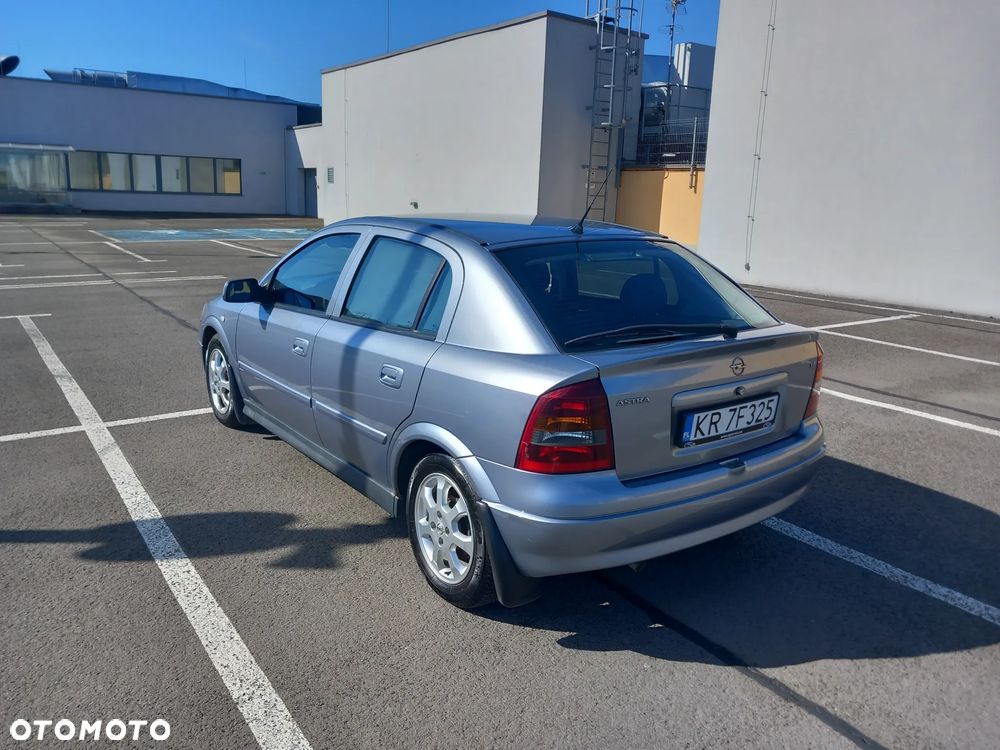Opel Astra - 4