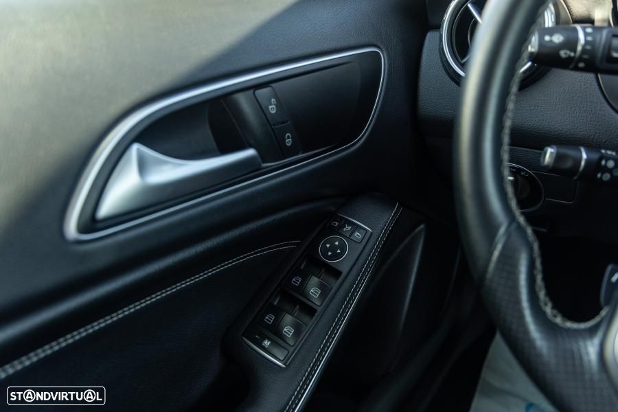 Mercedes-Benz GLA 180 d Urban Aut. - 38