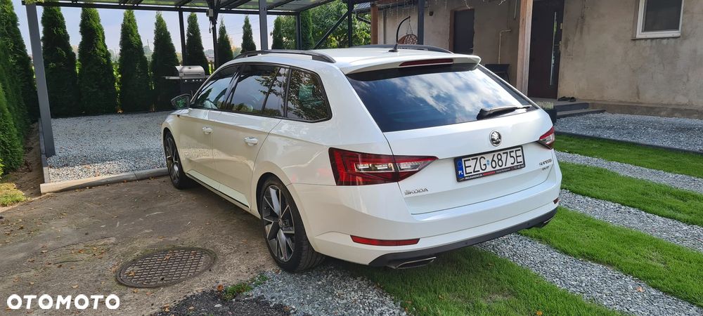 Skoda Superb 2016 photo 5
