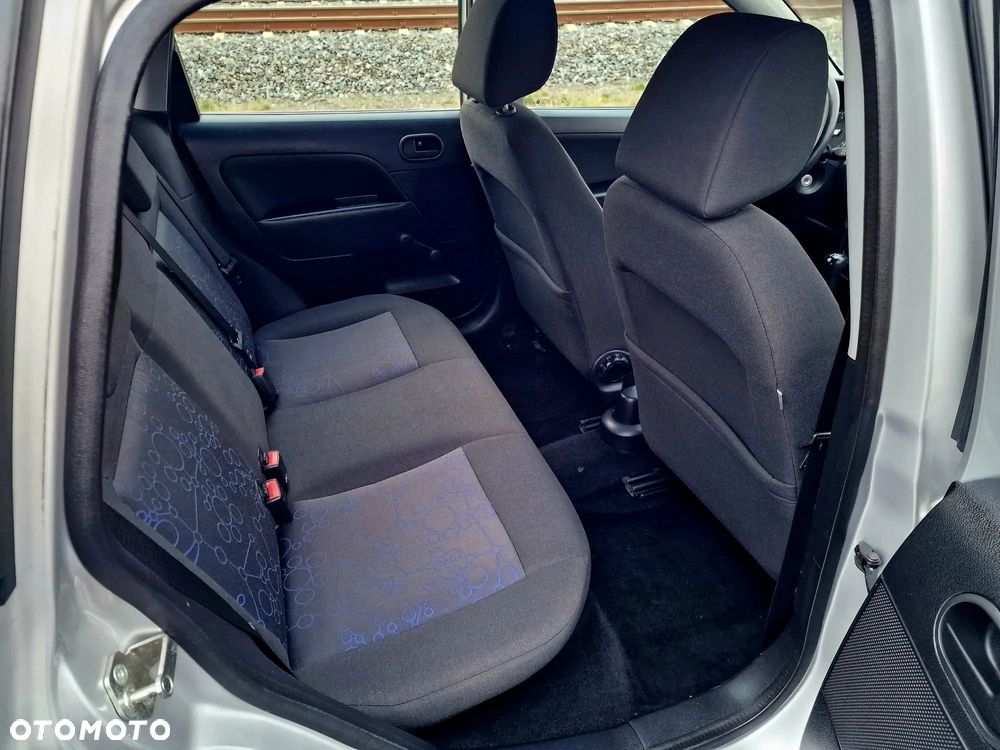 Ford Fiesta 1.3 Trend - 12