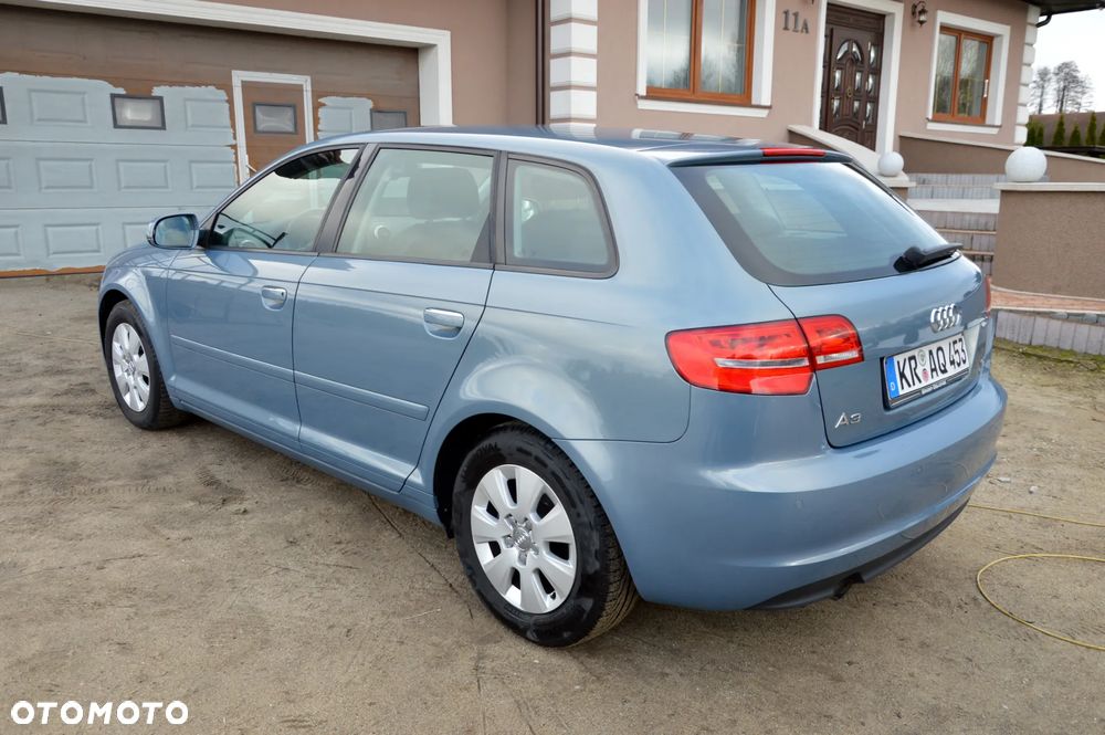 Audi A3 Sportback 1.6 TDI S line Sportpaket - 15