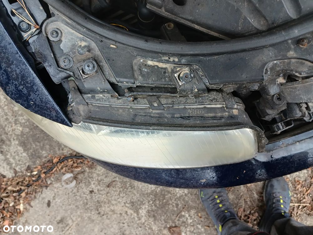 Lampa Prawy przód A4 B6 soczewka Valeo - 2