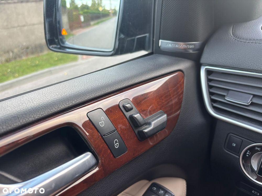 Mercedes-Benz GL - 12