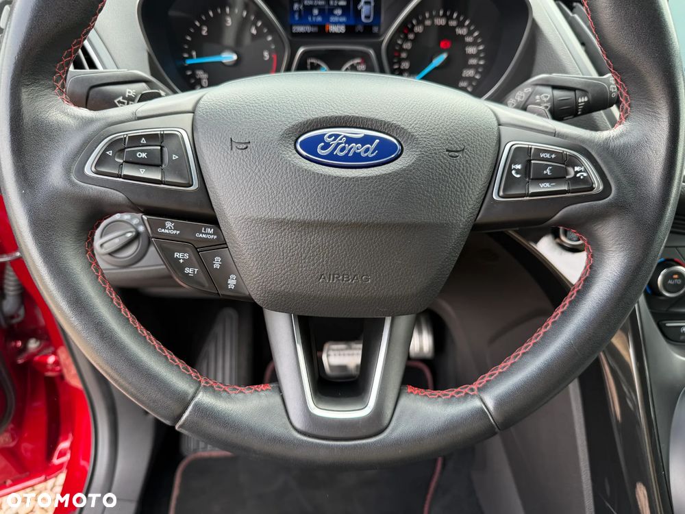 Ford Kuga 2.0 TDCi AWD ST-Line - 31