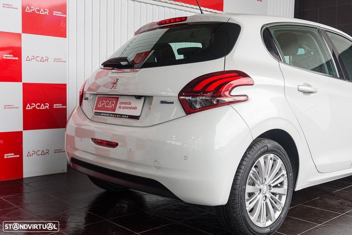 Peugeot 208 1.2 PureTech Allure - 40