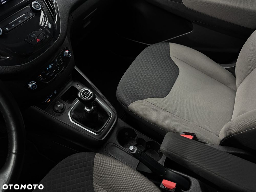 Ford Tourneo Courier 1.0 EcoBoost Titanium - 29