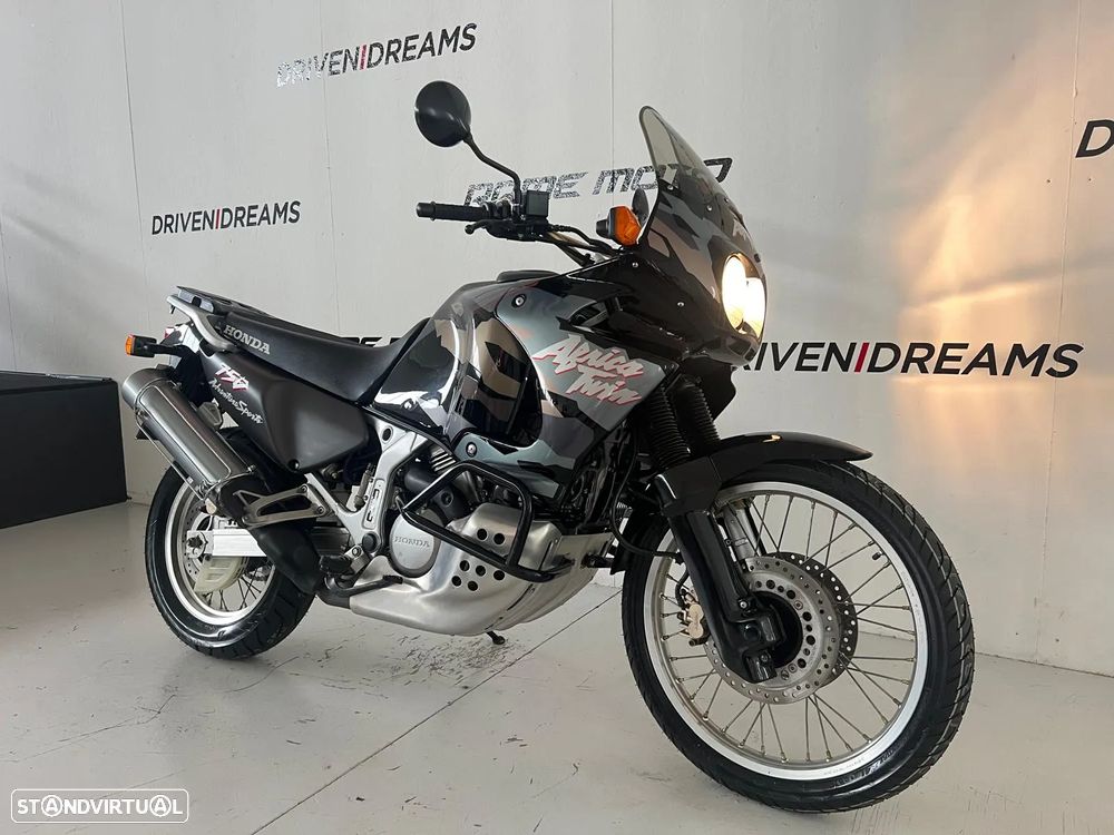 Honda Africa Twin 750 - 4