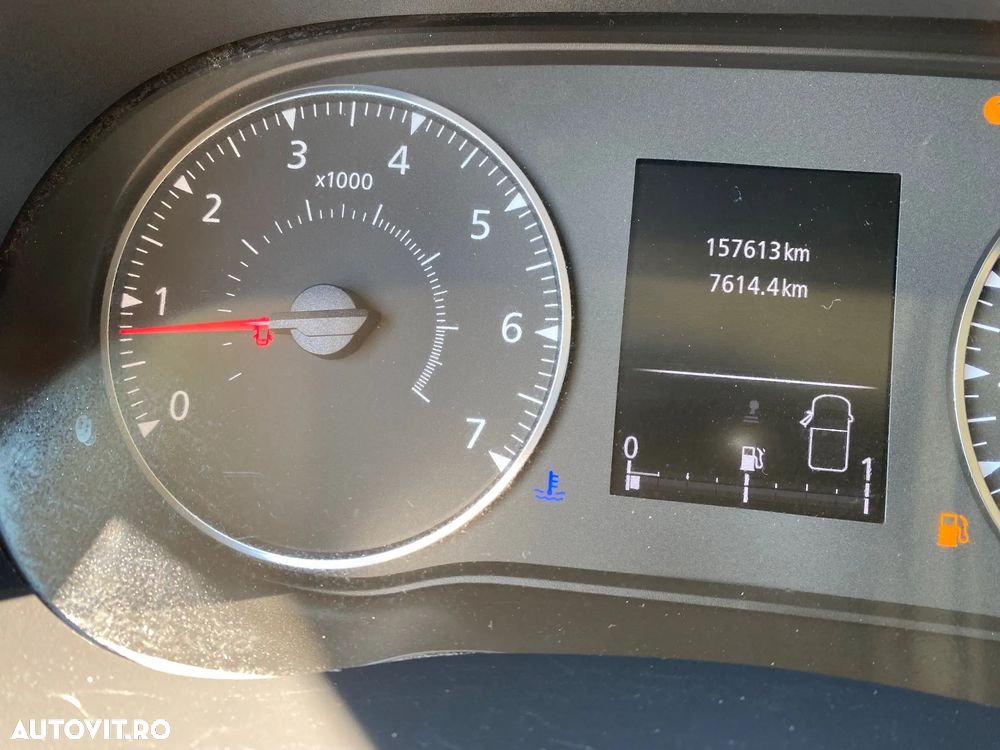 Nissan NV 400 - 12