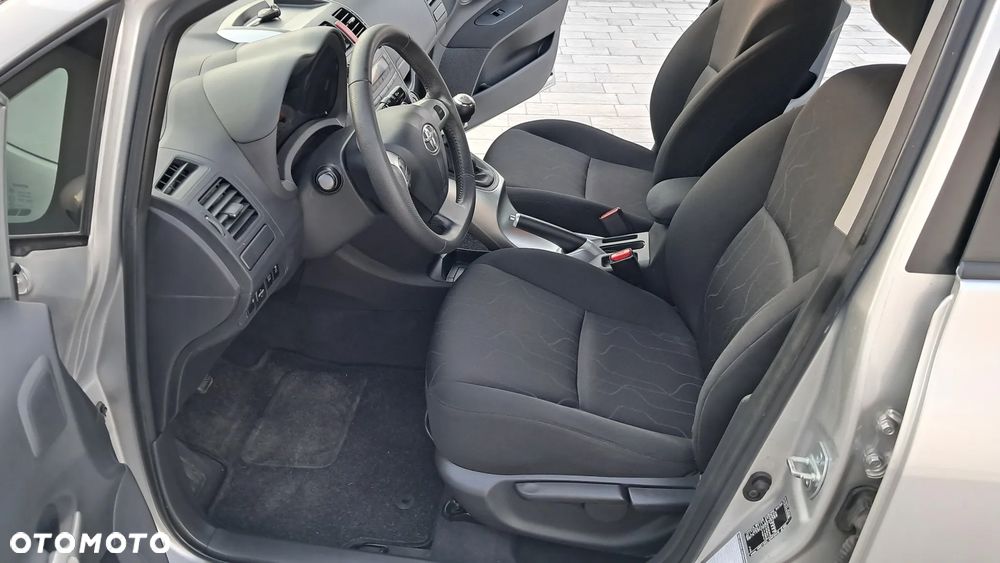 Toyota Auris 1.33 VVT-i - 11