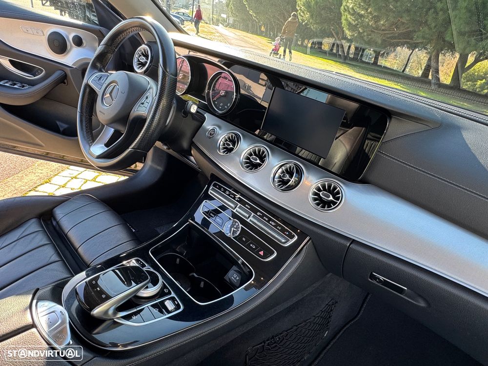 Mercedes-Benz E 220 d Cabrio 4Matic 9G-Tronic Avantgarde - 10