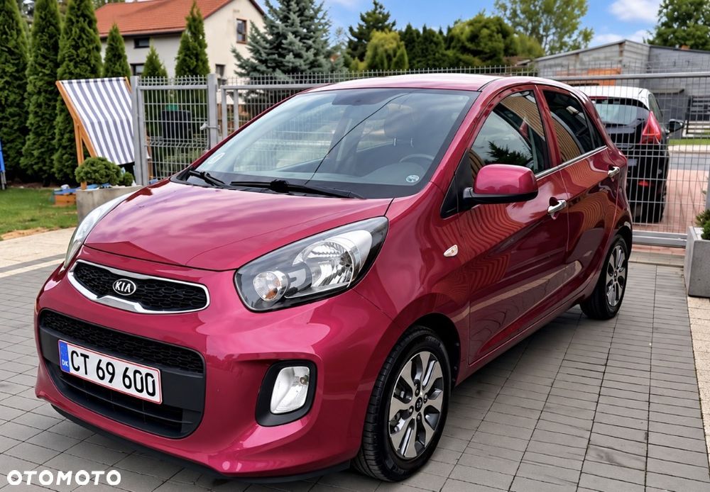 Kia Picanto 1.0 Fifa World Cup Edition - 10