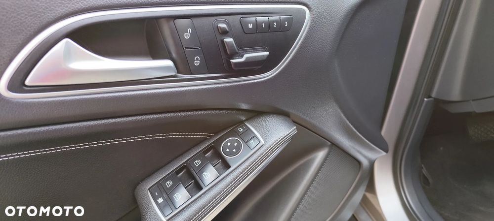 Mercedes-Benz GLA - 17
