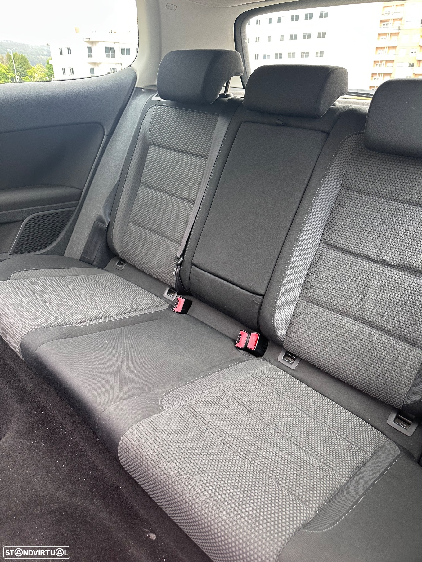 VW Golf 2.0 TDi Confortline - 10
