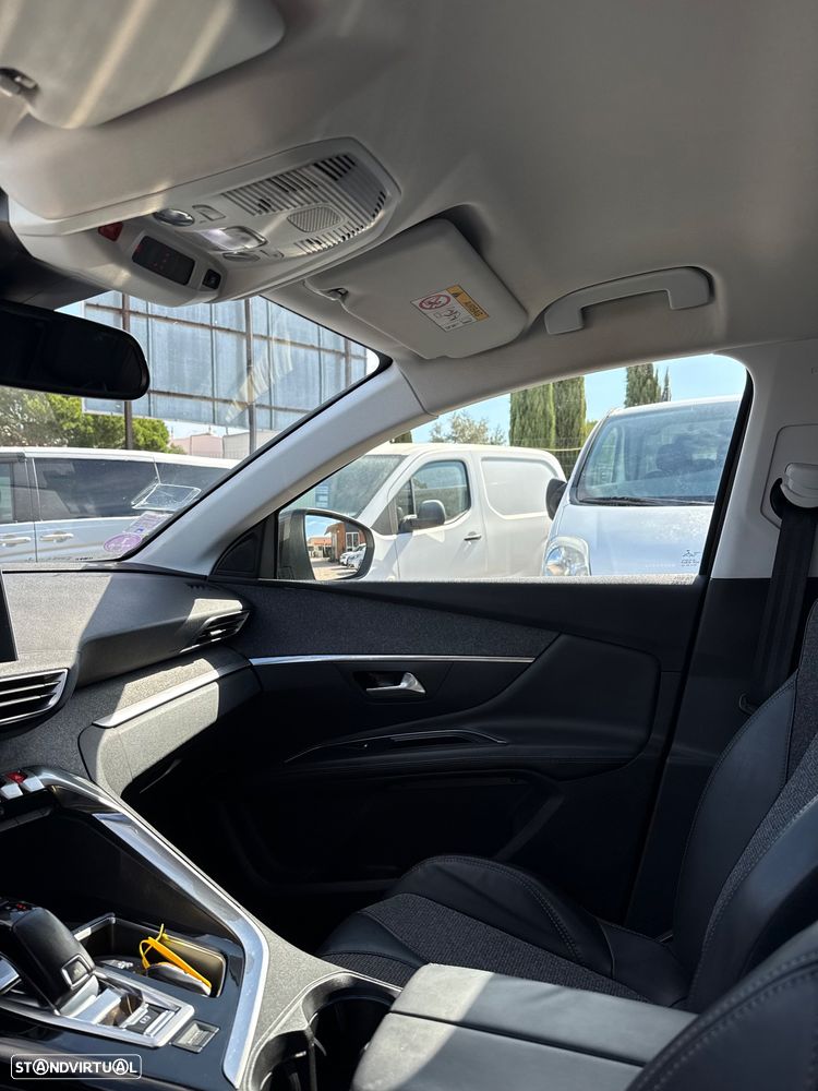 Peugeot 3008 PureTech 130 Stop & Start GPF EAT8 Allure - 17