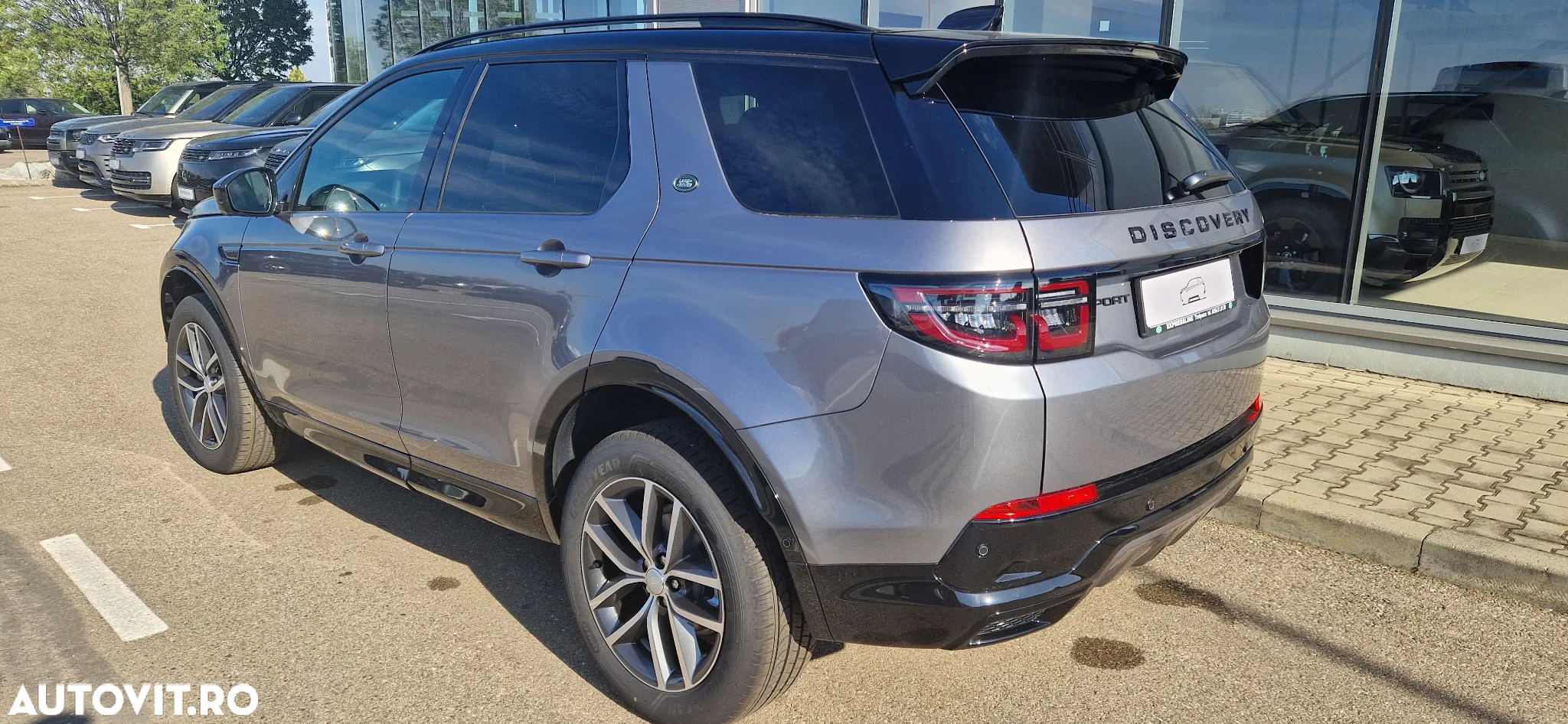 Land Rover Discovery Sport 2.0 D200 R-Dynamic MHEV SE - 3