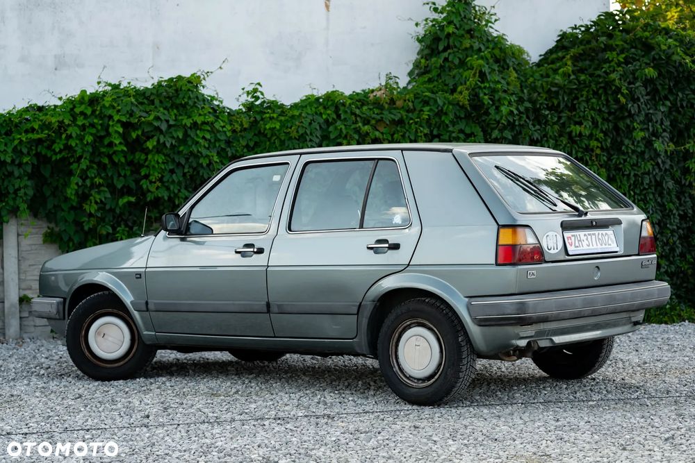 Volkswagen Golf - 11