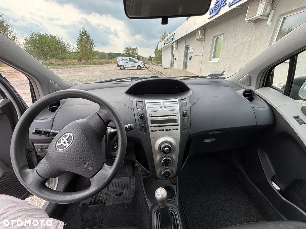 Toyota Yaris 1.3 Luna A/C - 20