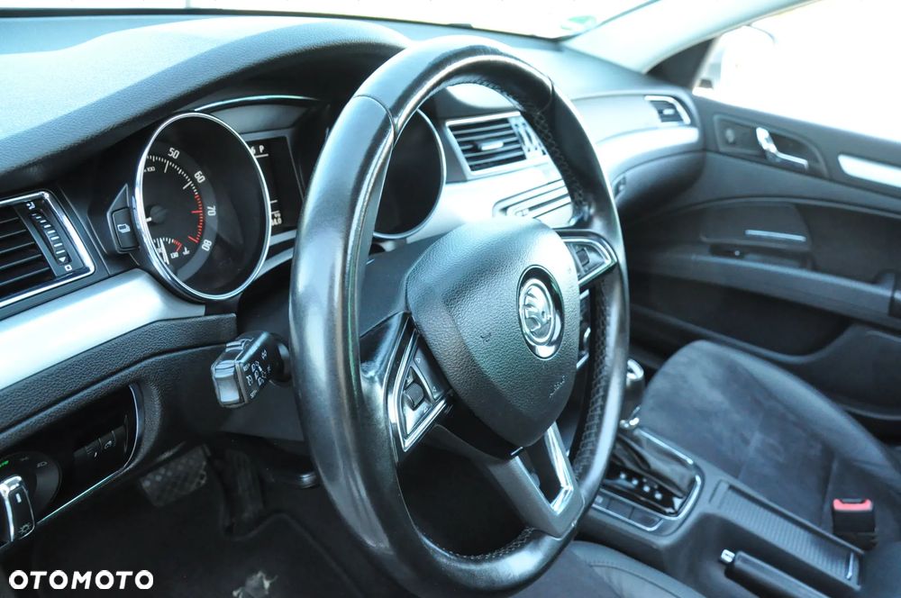 Skoda Superb 1.8 TSI Platinum DSG - 34