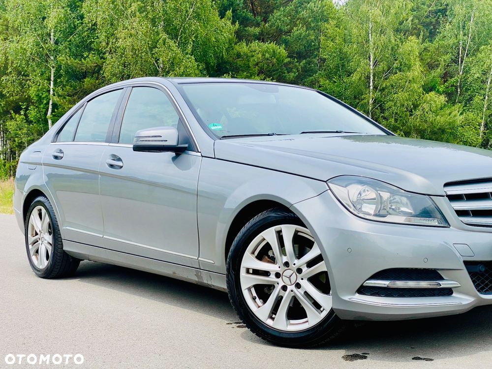 Mercedes-Benz Klasa C 180 CGI BlueEff Avantgarde - 4