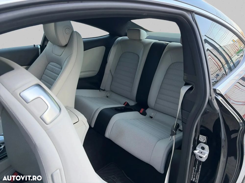 Mercedes-Benz C 400 4Matic 9G-TRONIC AMG Line Plus - 12