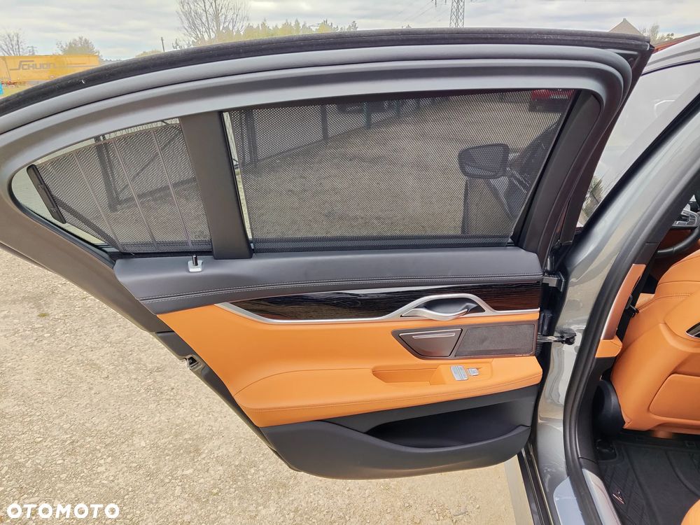 BMW Seria 7 740d xDrive sport - 22