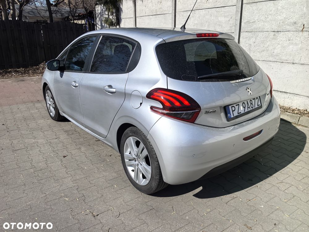Peugeot 208 82 PureTech Style - 11