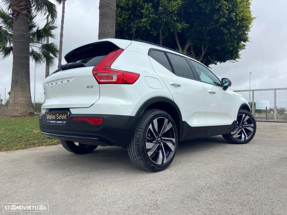 Volvo XC 40 2.0 B3 Plus Dark - 30