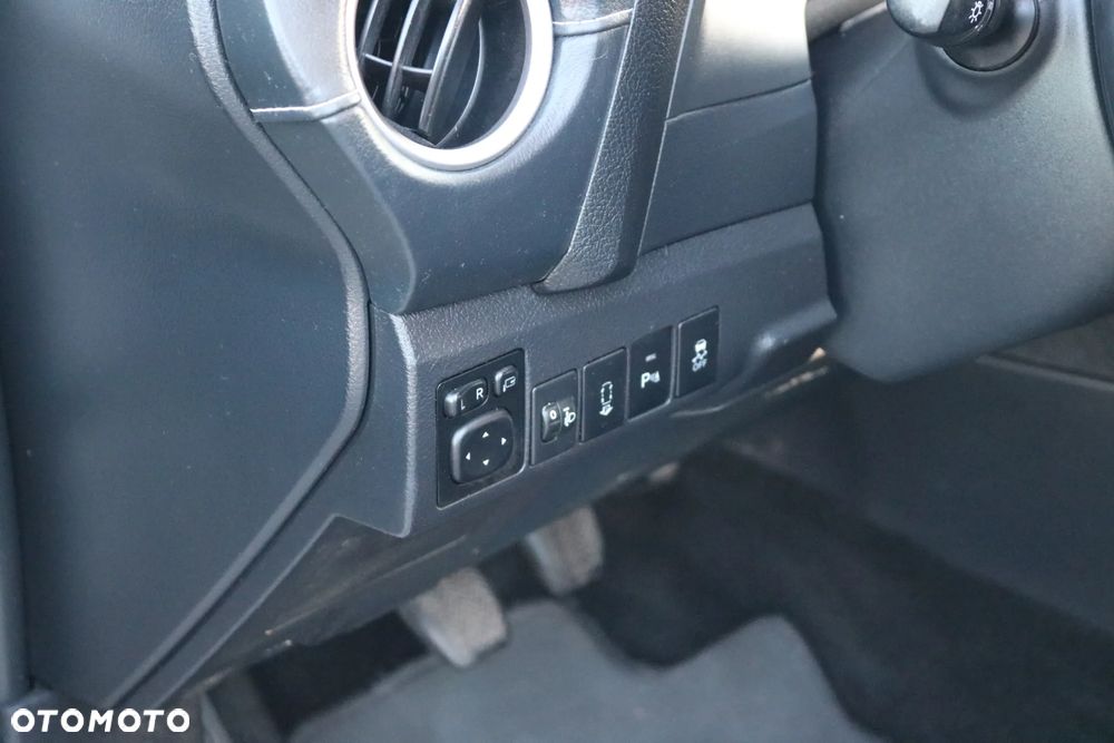 Toyota Auris 2.0 D-4D Prestige - 23