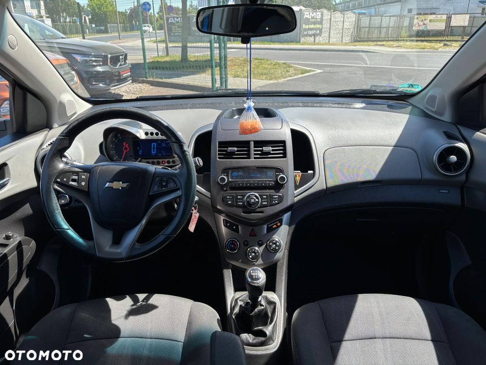 Chevrolet Aveo 1.6 LTZ - 12
