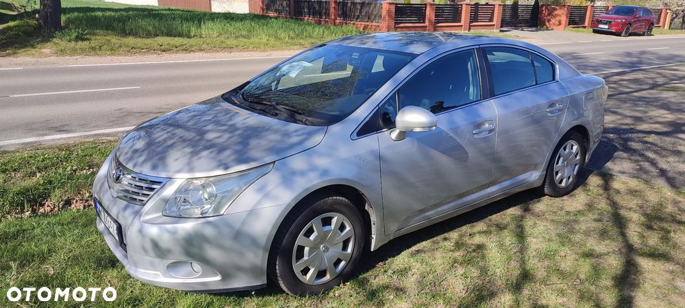 Toyota Avensis 1.6 Luna - 4