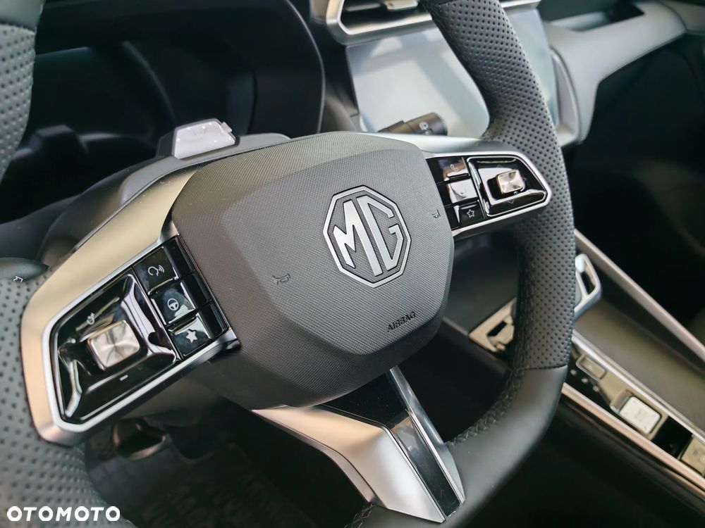 MG ZS Hybrid+ - 19