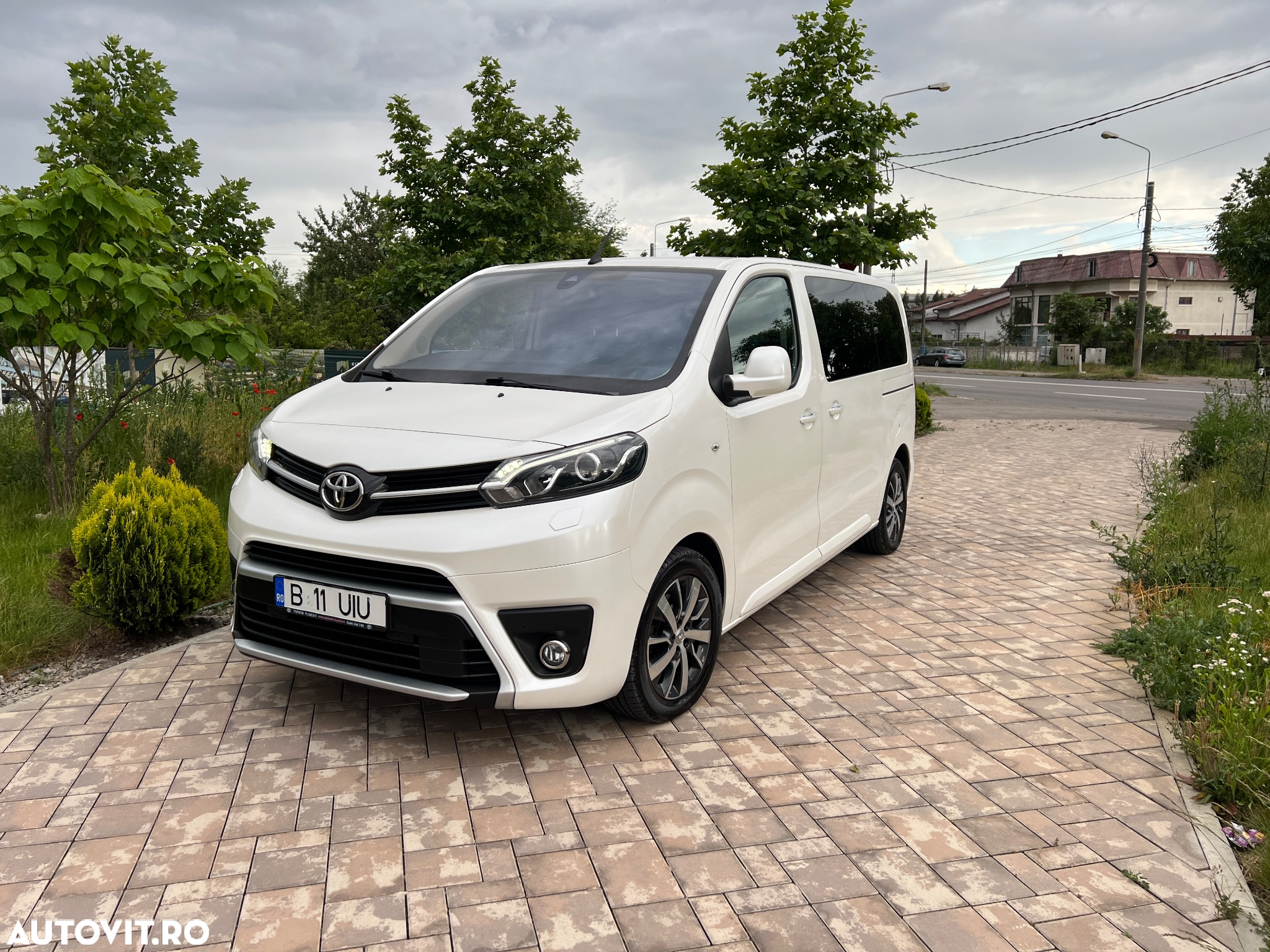 Toyota Proace 2,0-l-D-4D L1 (7-Si.) Autm. Verso Executive - 2