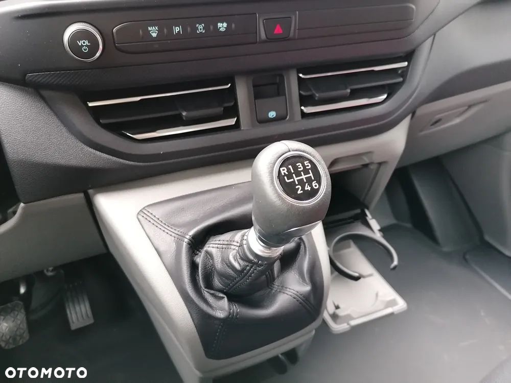 Ford CUSTOM VAN LIMITED - 24