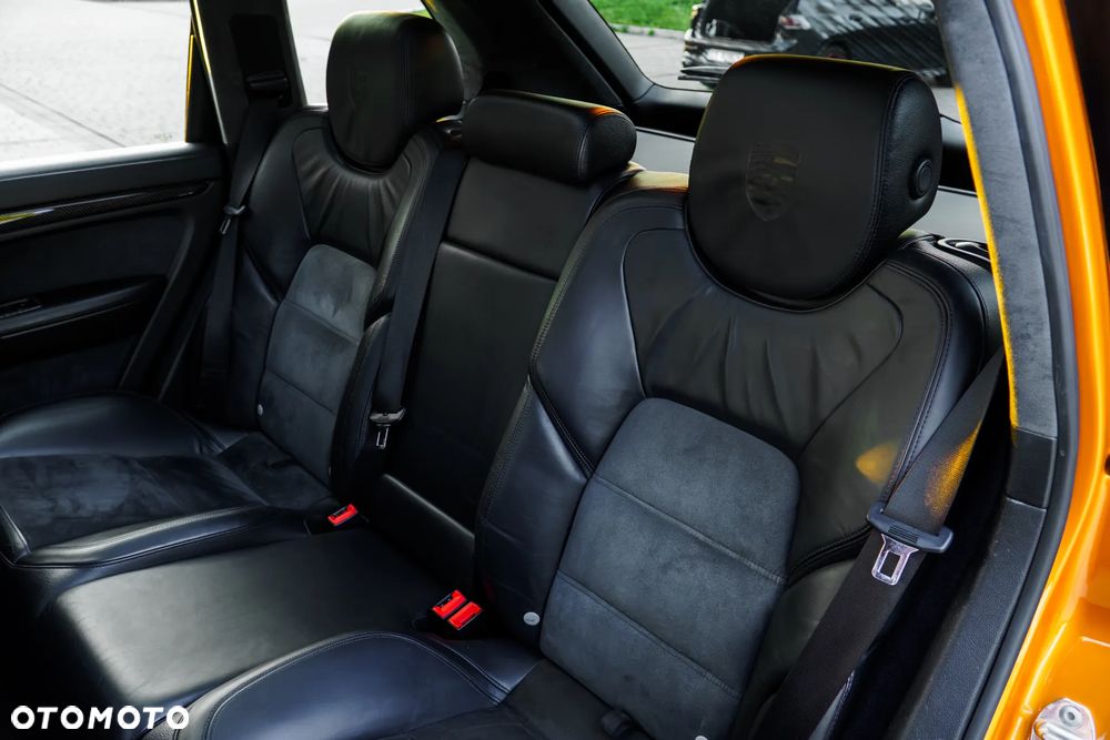 Porsche Cayenne - 25