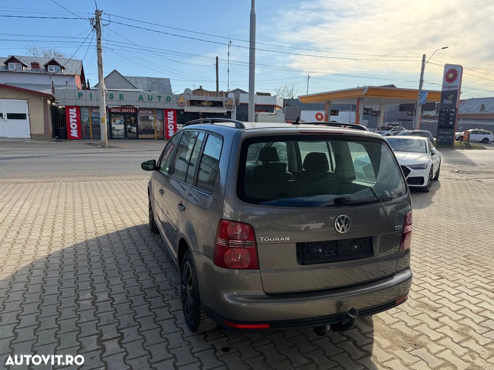 Volkswagen Touran 1.9 TDI Conceptline - 4