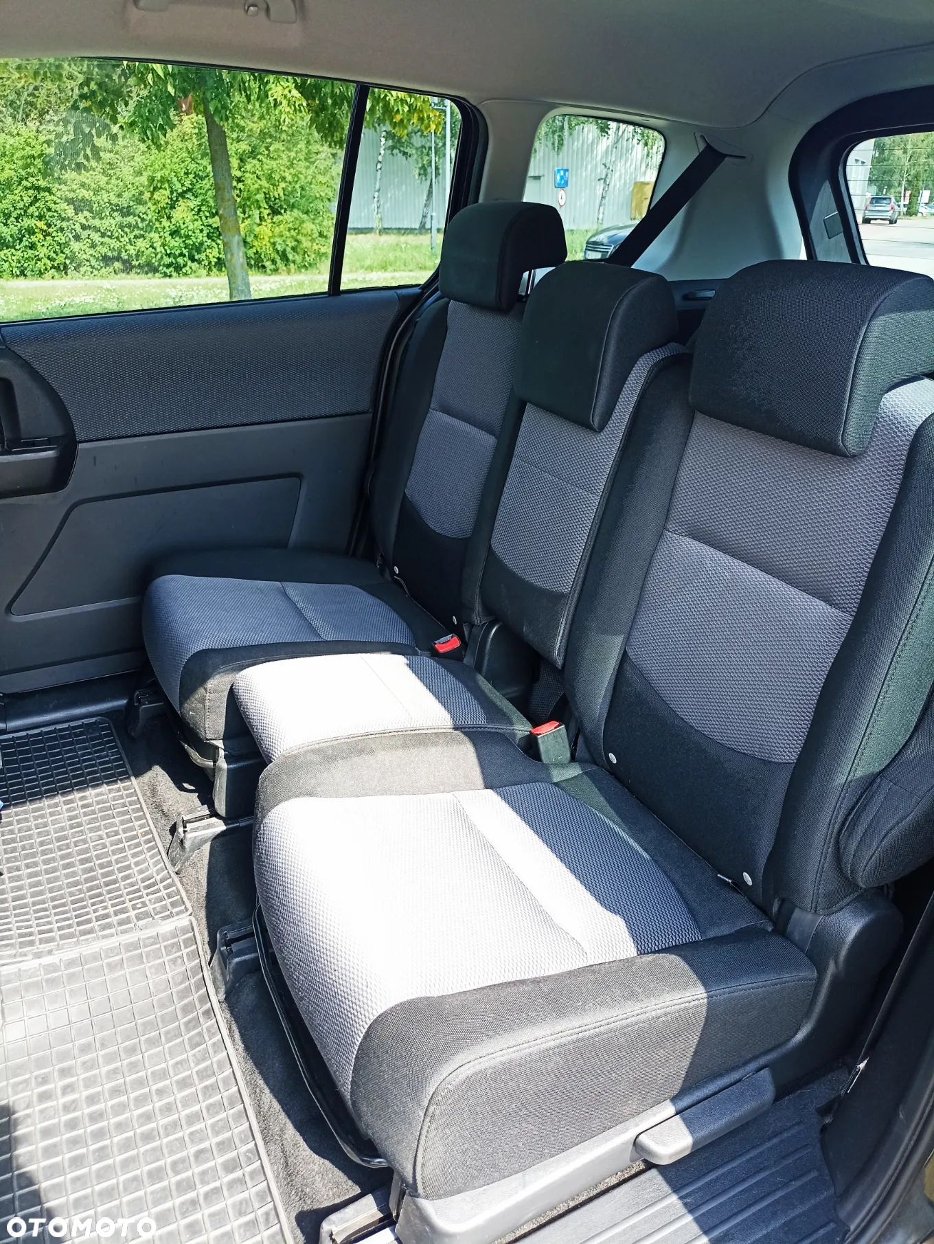 Mazda 5 - 11